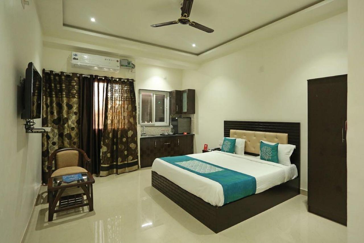 Anamsa Residency Hotel Vrindávan Kültér fotó