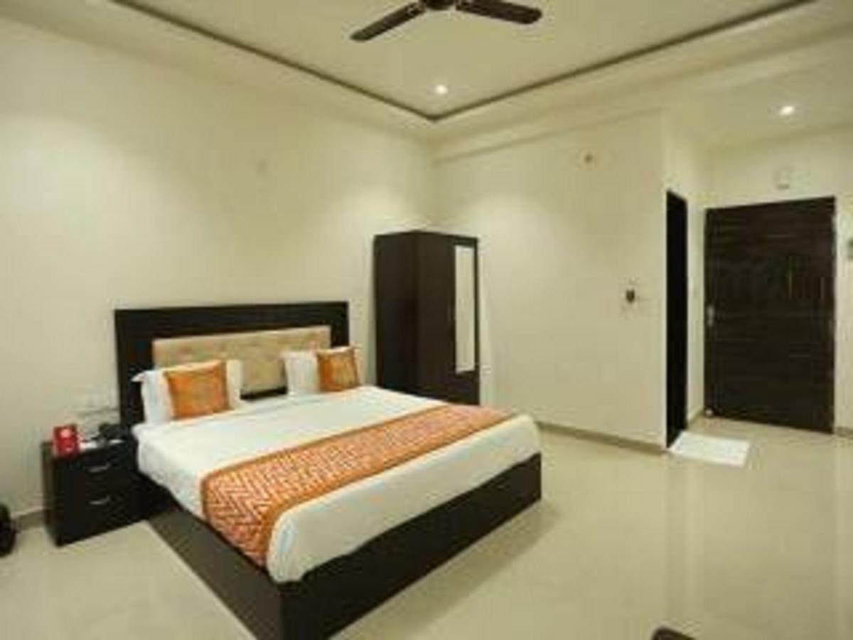 Anamsa Residency Hotel Vrindávan Kültér fotó