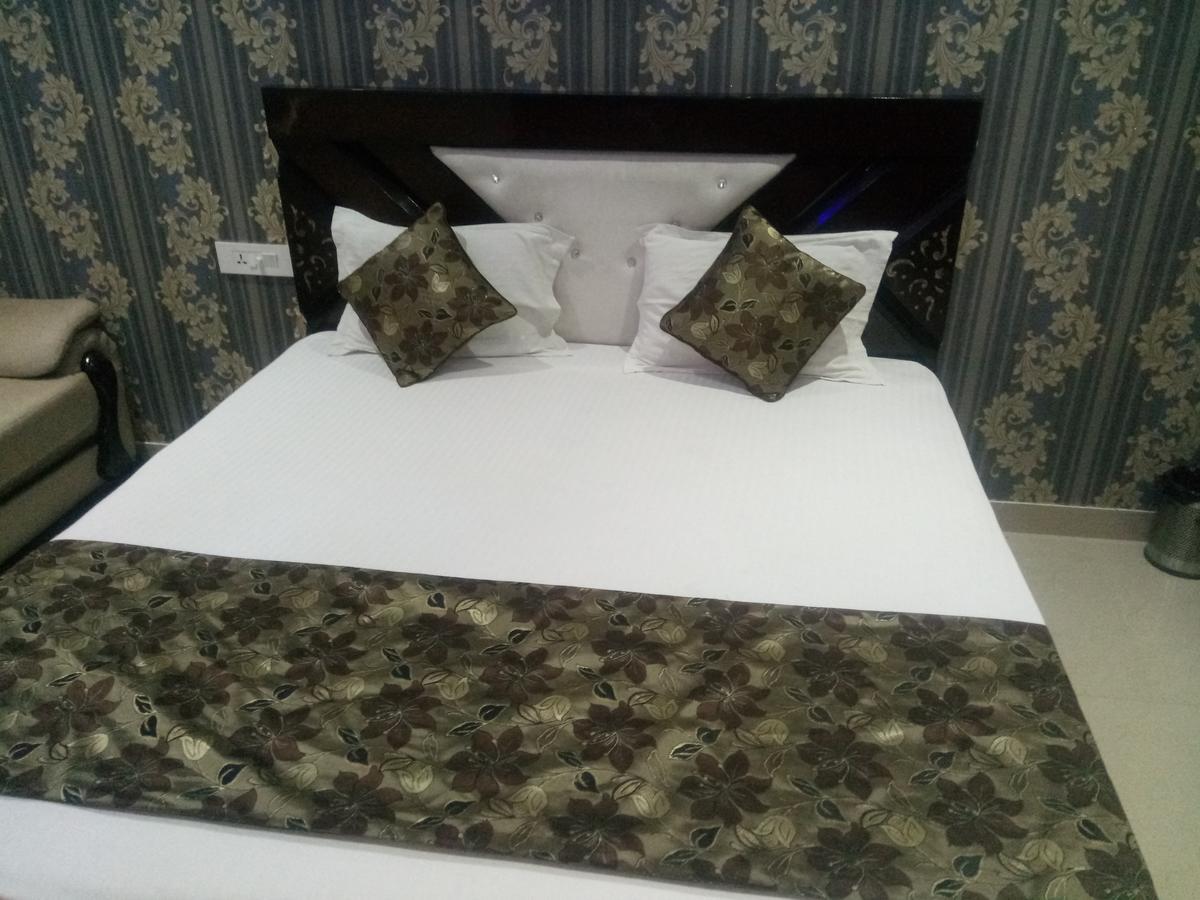 Anamsa Residency Hotel Vrindávan Kültér fotó