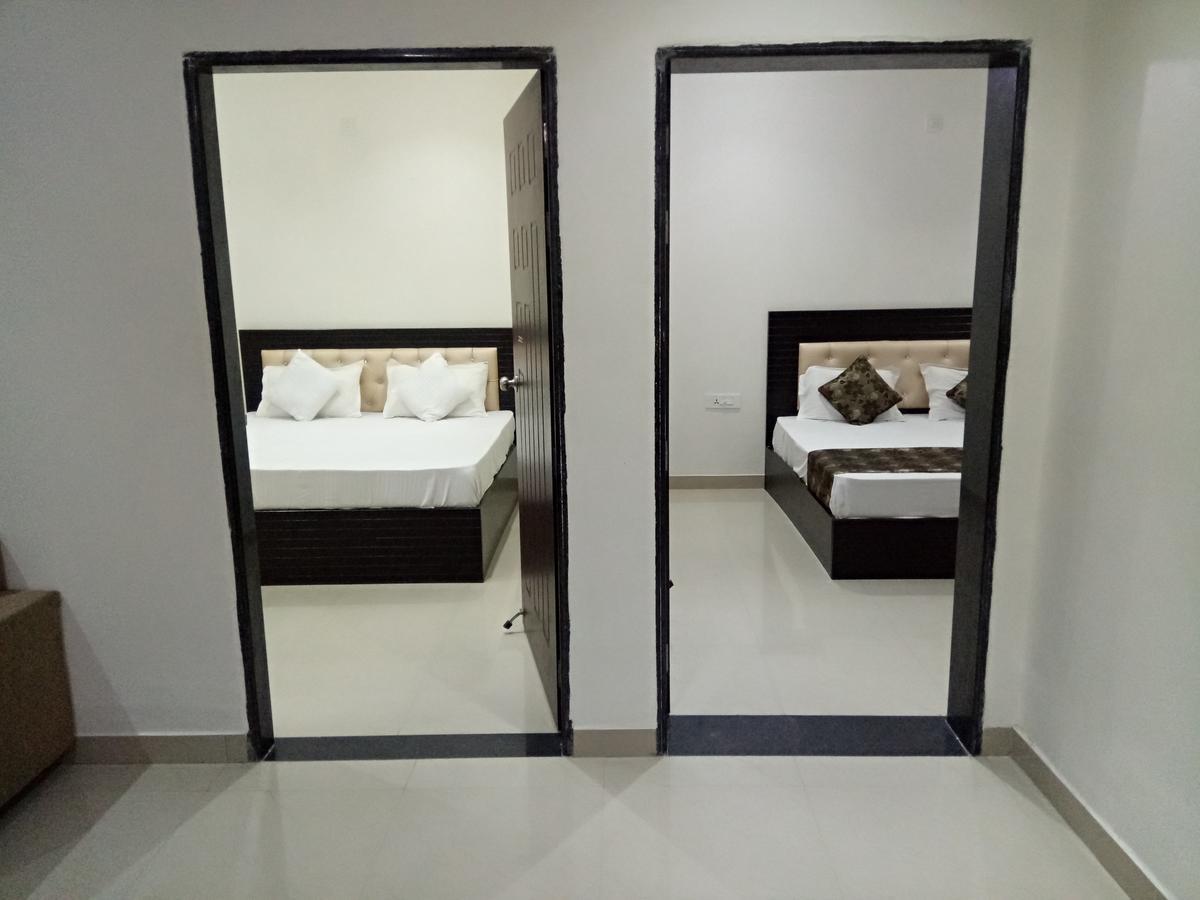 Anamsa Residency Hotel Vrindávan Kültér fotó