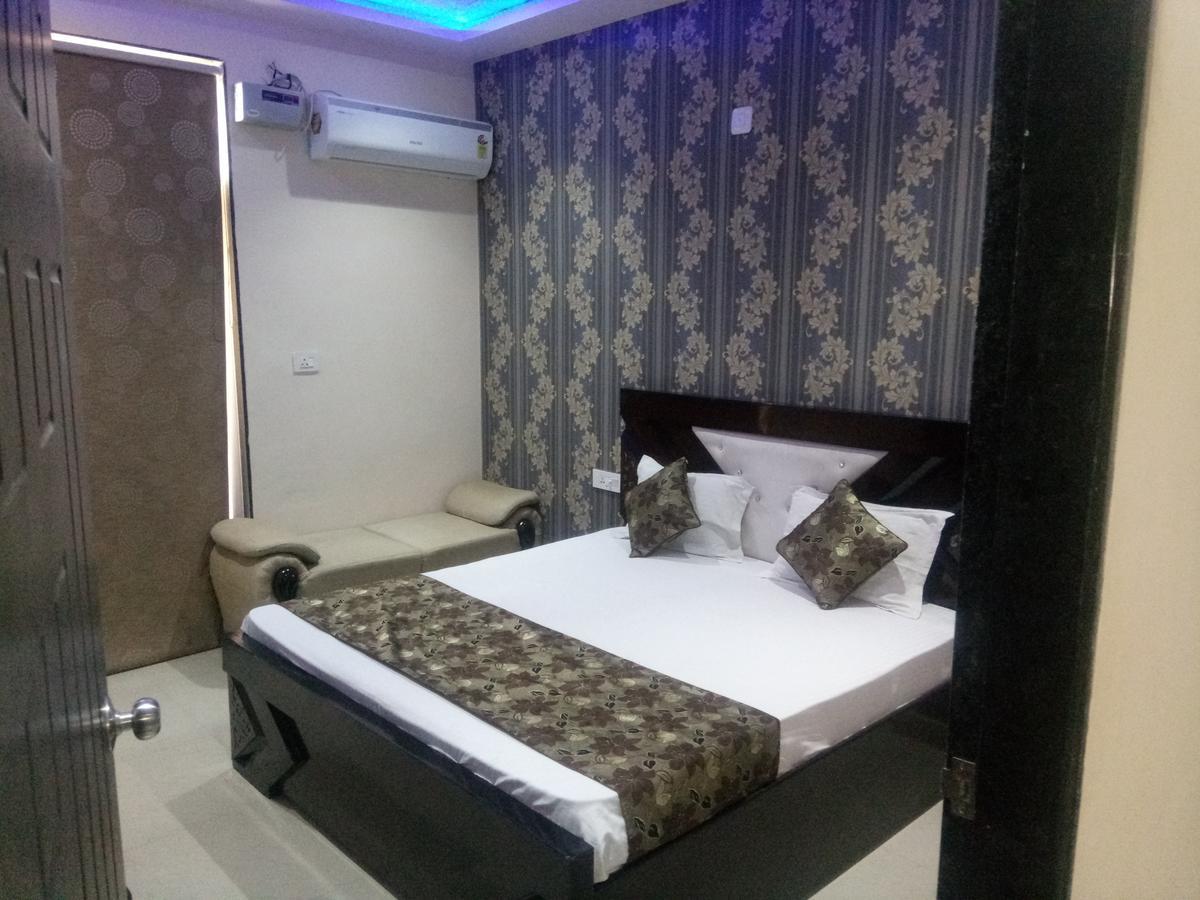 Anamsa Residency Hotel Vrindávan Kültér fotó