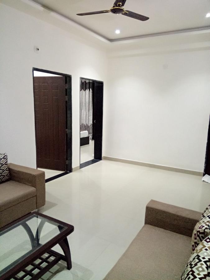 Anamsa Residency Hotel Vrindávan Kültér fotó
